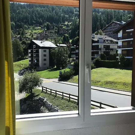 Central 50m From Ski Slopes!