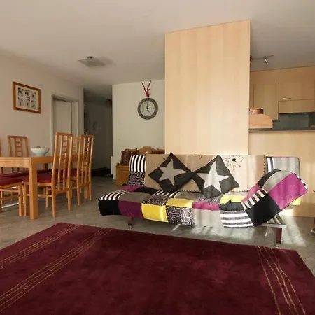 Central 50m From Ski Slopes! *